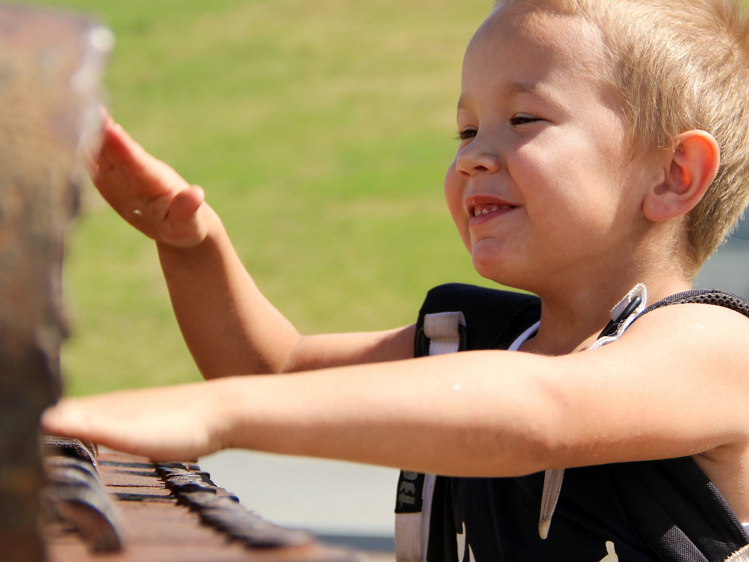 happy-boy-1535860_1920